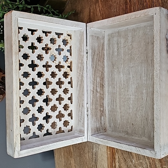 Mela artisans india carved cut down wood box face trade - Picture 2 of 6